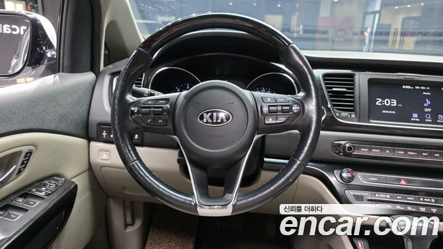 Kia Canival 2019 — photo 20