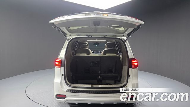Kia Canival 2019 — photo 26