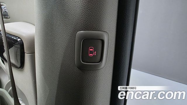 Kia Canival 2019 — photo 36