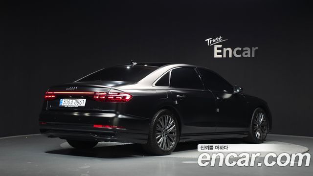 Audi A8 2023 — photo 2