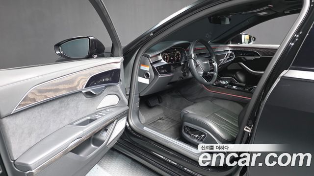 Audi A8 2023 — photo 10