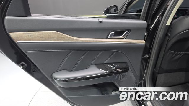 Kia K5 2023 — photo 15