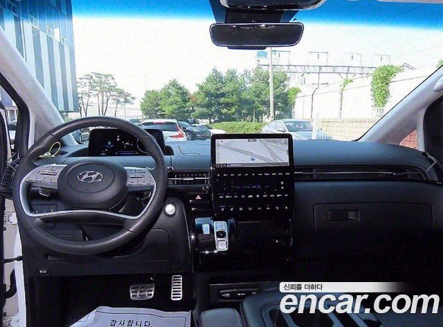 Hyundai Staria 2023 — photo 8