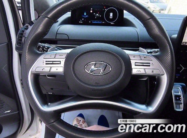 Hyundai Staria 2023 — photo 9