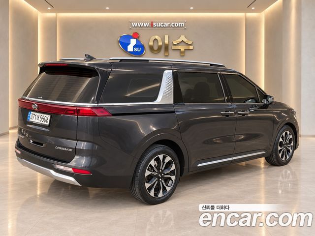 Kia Canival 2021 — photo 4