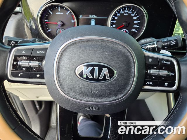 Kia Canival 2021 — photo 8