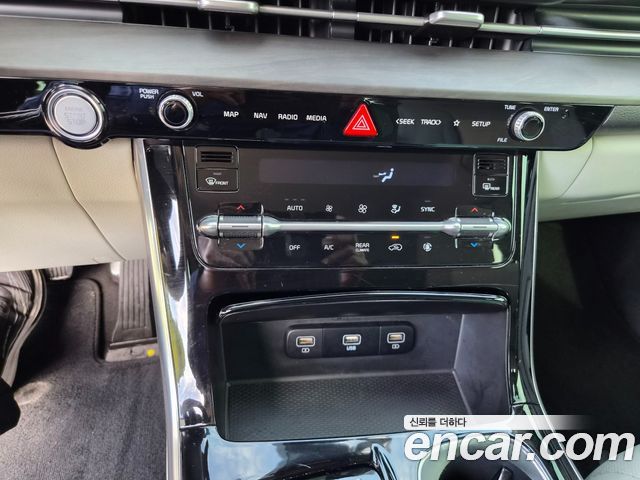 Kia Canival 2021 — photo 10