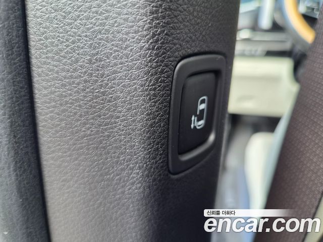 Kia Canival 2021 — photo 17