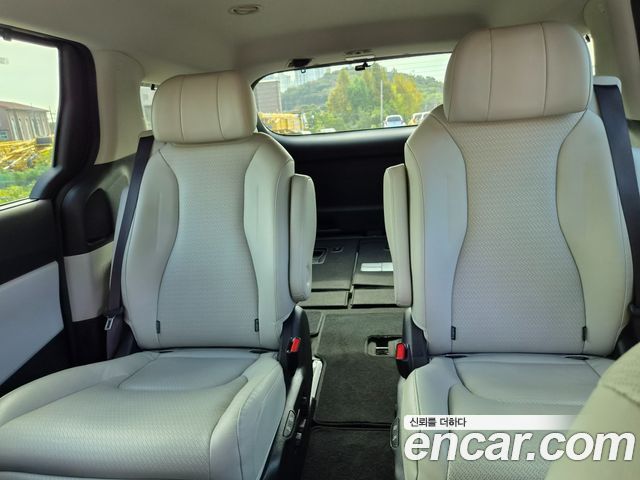 Kia Canival 2021 — photo 18