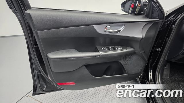 Kia K3 2022 — photo 14