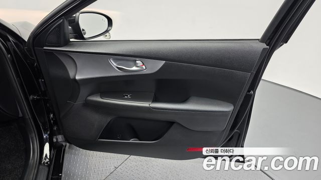 Kia K3 2022 — photo 15