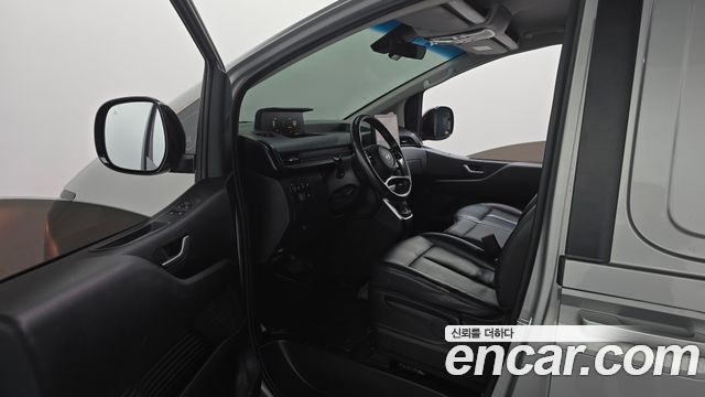 Hyundai Staria 2022 — photo 10