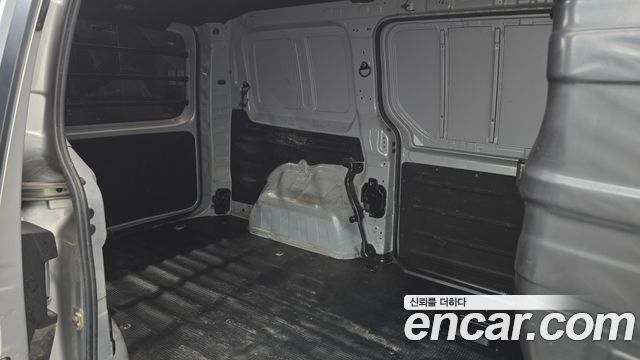 Hyundai Staria 2022 — photo 11