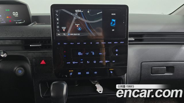 Hyundai Staria 2022 — photo 16