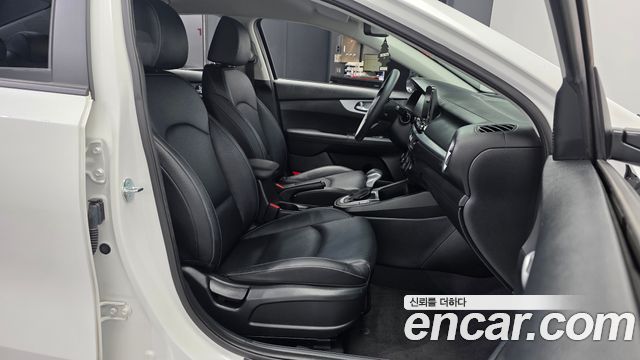 Kia K3 2024 — photo 17