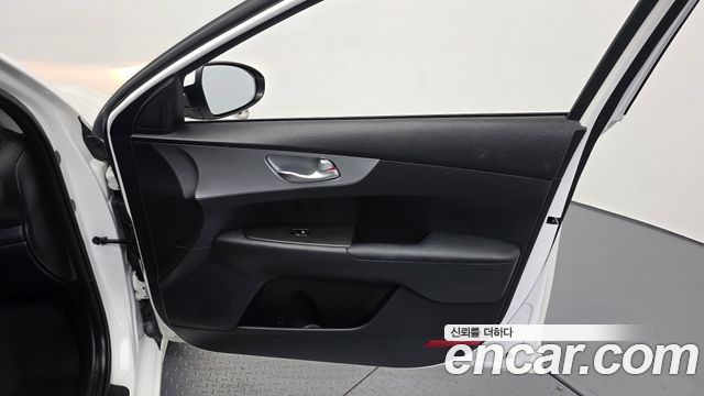Kia K3 2024 — photo 15