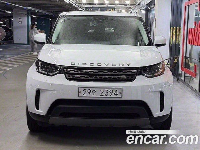 Land Rover Discovery 2018 — photo 2