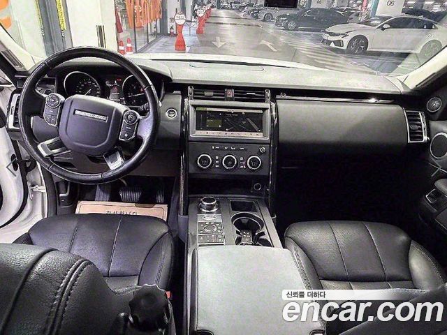 Land Rover Discovery 2018 — photo 6