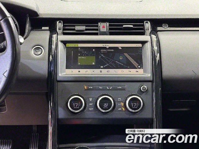 Land Rover Discovery 2018 — photo 11