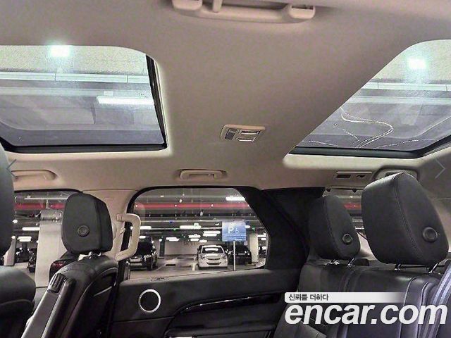 Land Rover Discovery 2018 — photo 14