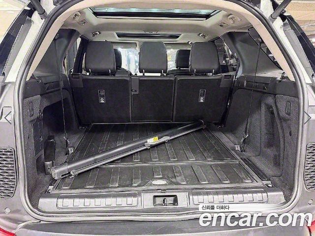 Land Rover Discovery 2018 — photo 18