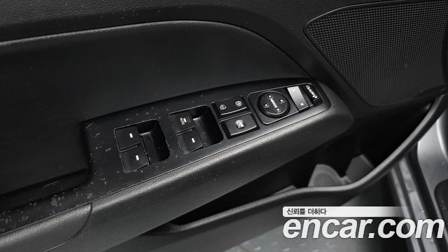 Hyundai AVANTE 2017 — photo 23