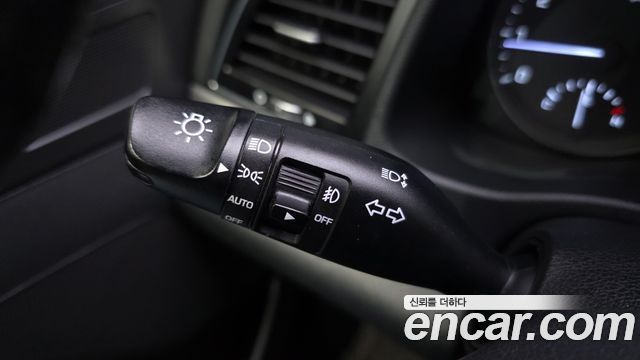 Hyundai AVANTE 2017 — photo 24