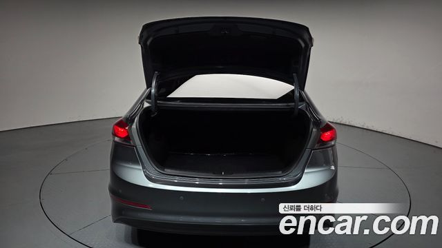 Hyundai AVANTE 2017 — photo 26