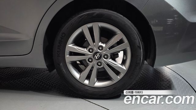Hyundai AVANTE 2017 — photo 7