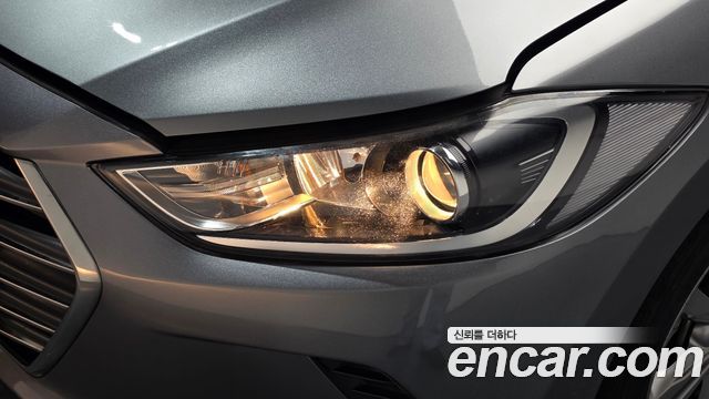 Hyundai AVANTE 2017 — photo 8