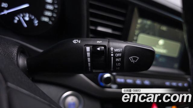 Hyundai AVANTE 2017 — photo 29