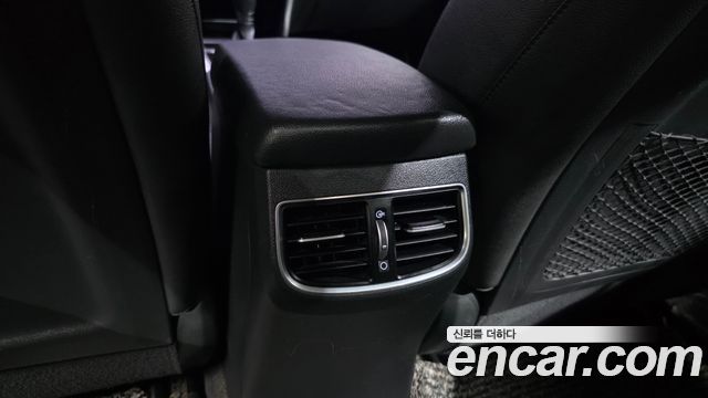 Hyundai AVANTE 2017 — photo 31