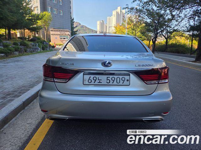Lexus LS 2014 — photo 4