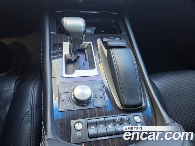 Lexus LS 2014 — photo 9