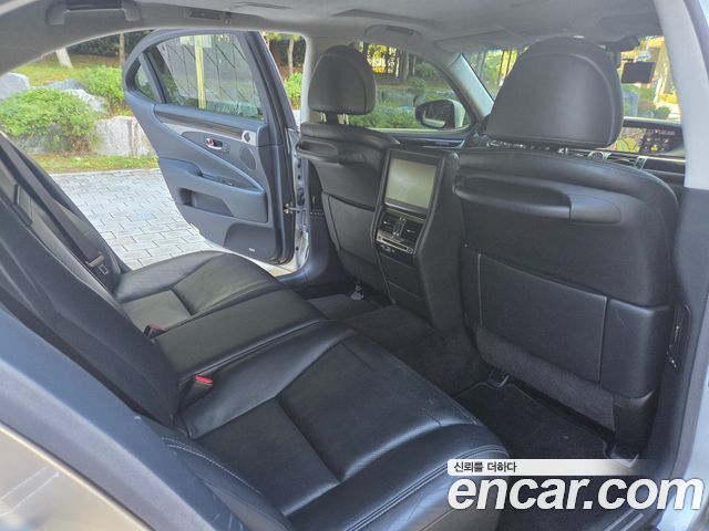 Lexus LS 2014 — photo 10