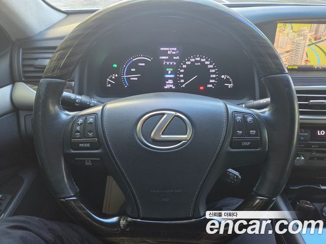 Lexus LS 2014 — photo 11