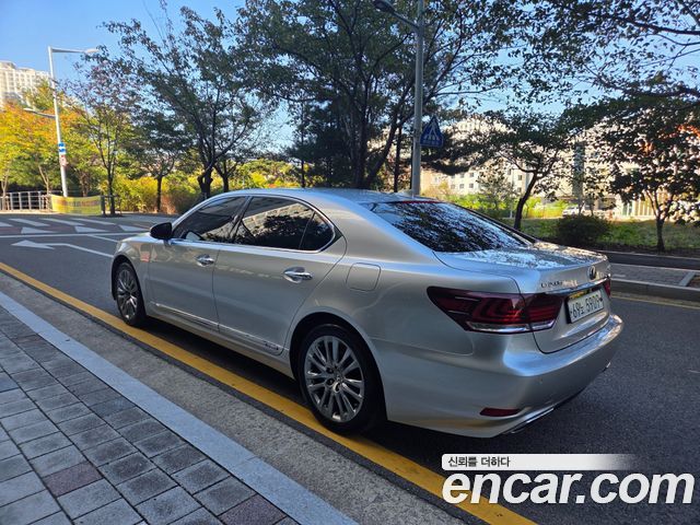 Lexus LS 2014 — photo 17