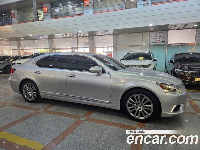 Lexus LS 2014 — photo 20
