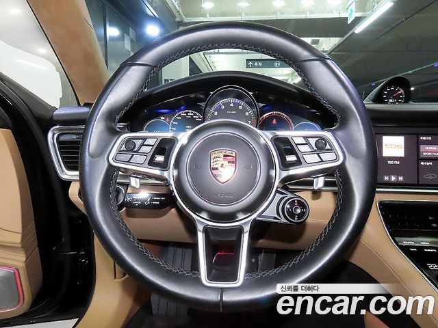 Porsche Panamera 2018 — photo 8