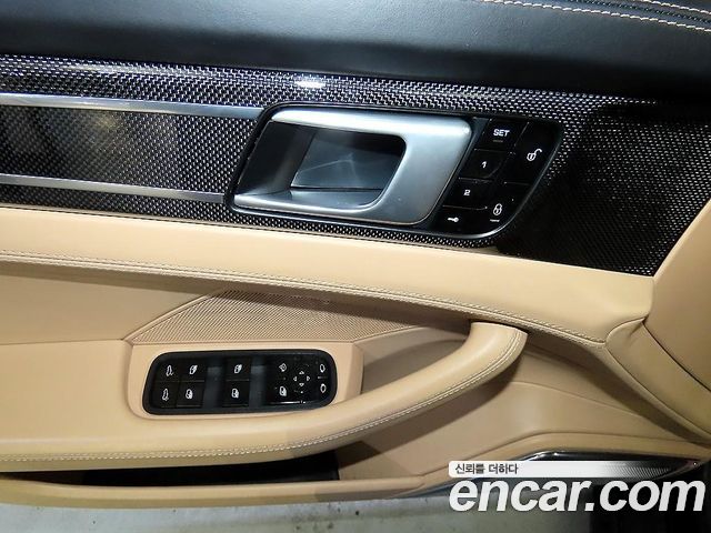 Porsche Panamera 2018 — photo 13