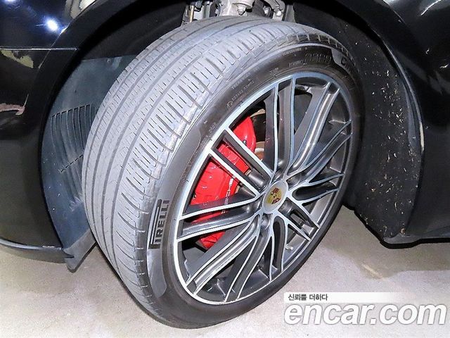 Porsche Panamera 2018 — photo 20
