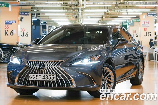 Lexus ES 2026 — photo 1