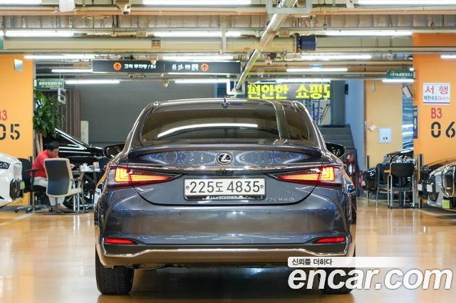 Lexus ES 2026 — photo 4