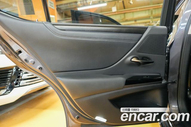 Lexus ES 2026 — photo 14