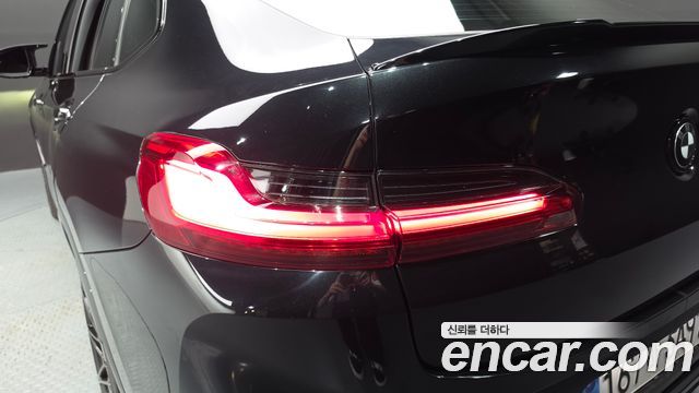 BMW X4M 2022 — photo 9