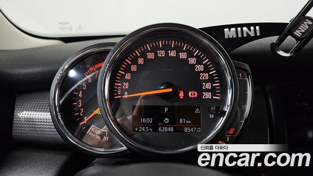 Mini Cooper 2020 — photo 11
