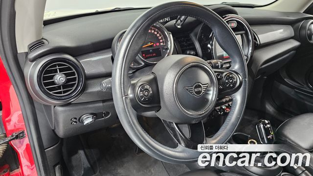 Mini Cooper 2020 — photo 18