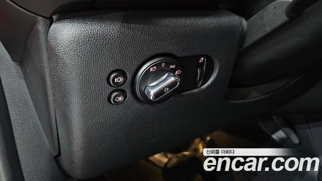 Mini Cooper 2020 — photo 19