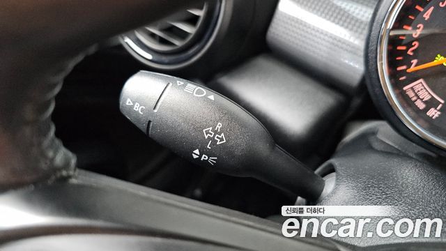 Mini Cooper 2020 — photo 27