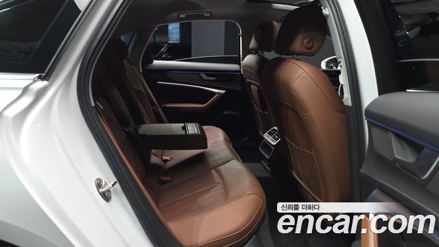 Audi A6 2021 — photo 11